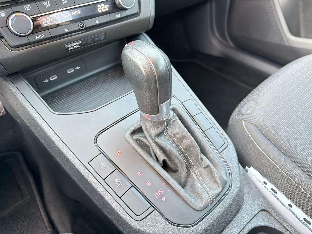 seat-ibiza-2023-gasolina-999cc