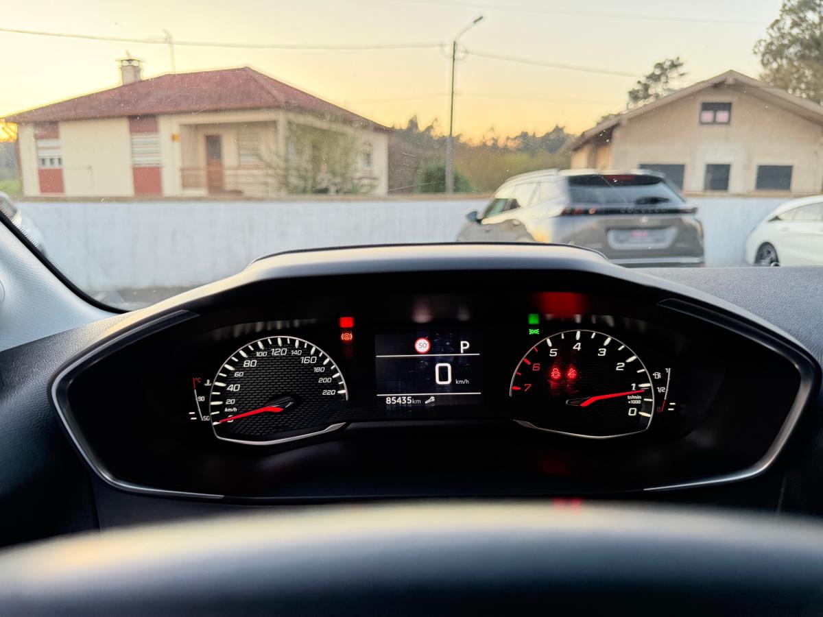 peugeot-208-2020-gasolina-1199cc