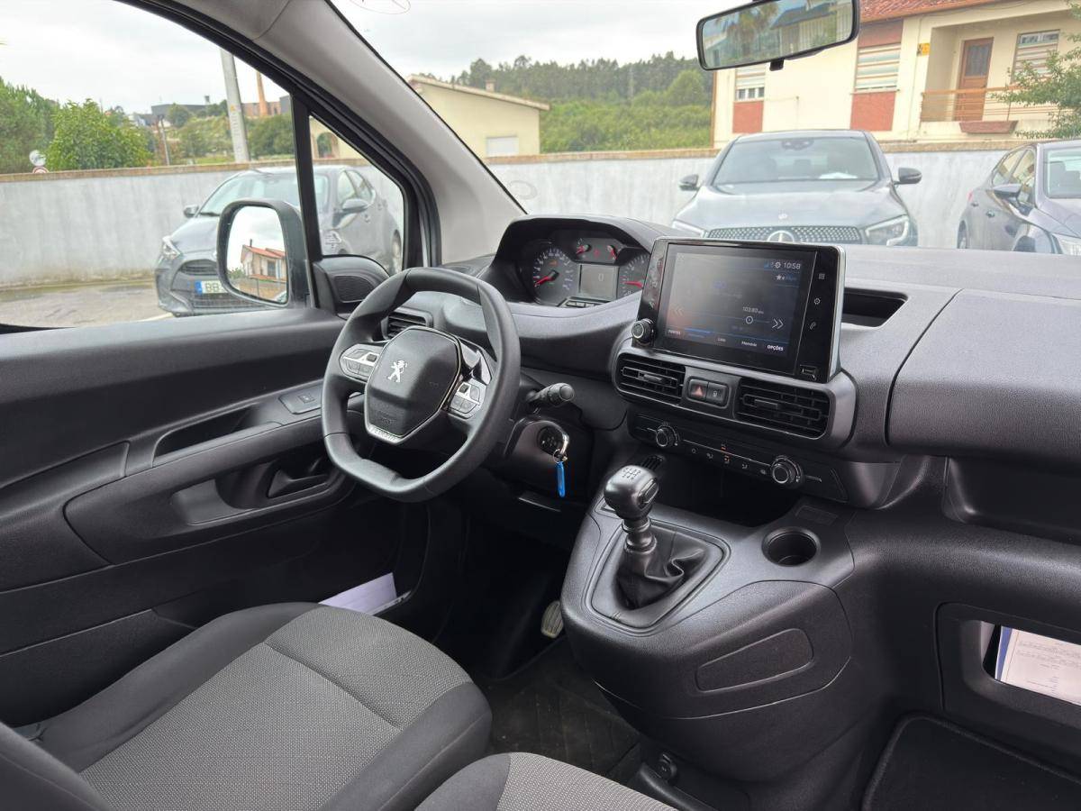 peugeot-partner-2023-diesel-1499cc