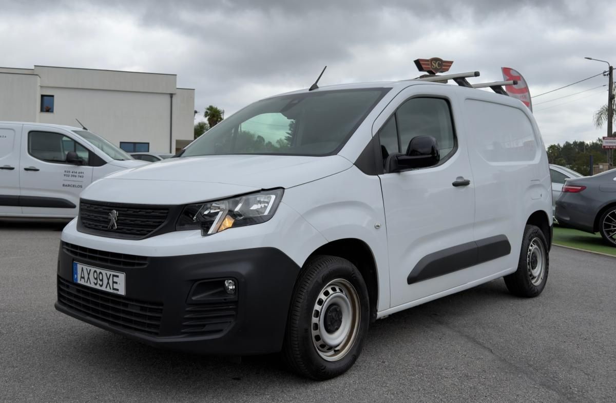 peugeot-partner-2023-diesel-1499cc
