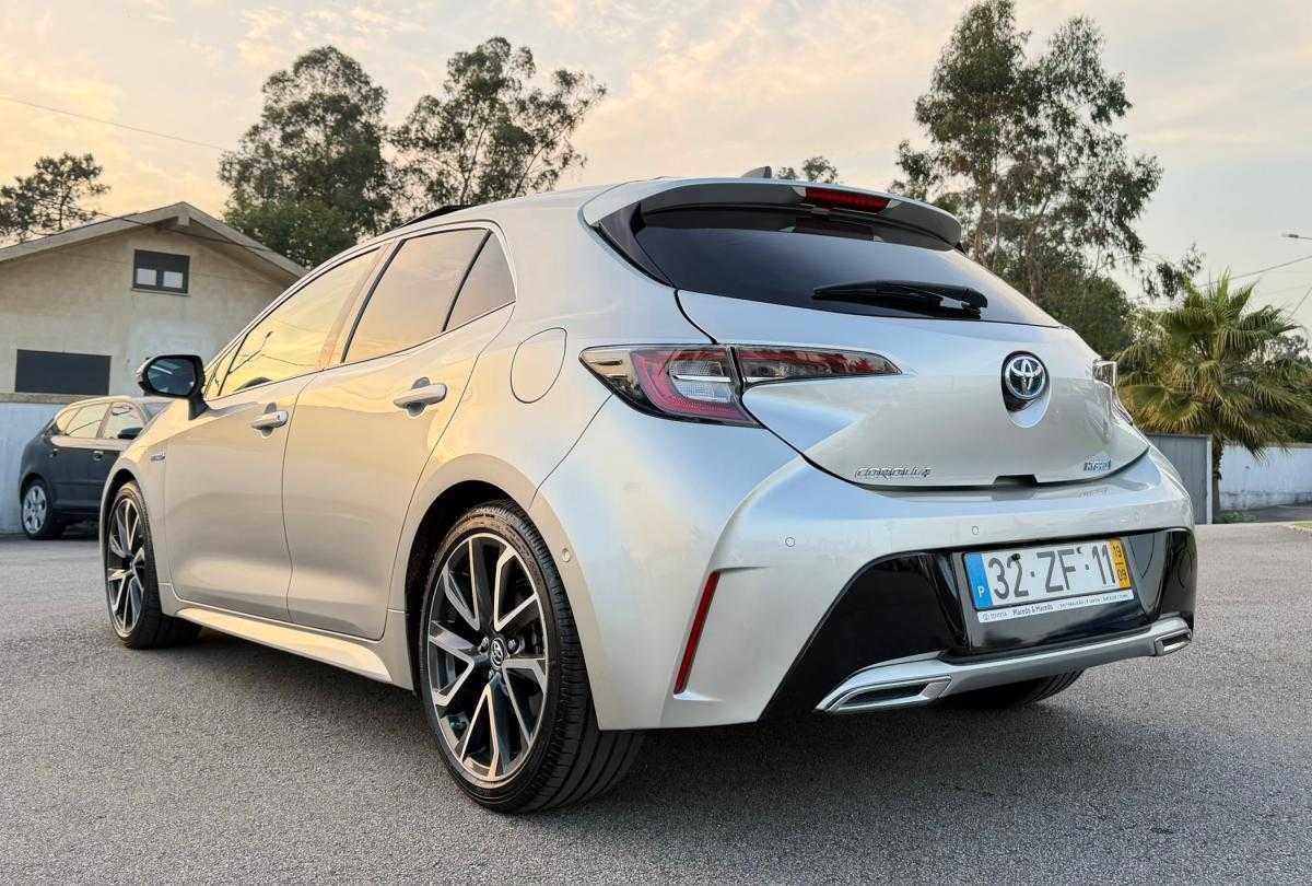 toyota-corolla-2019-hibrido-a-gasolina-1987cc