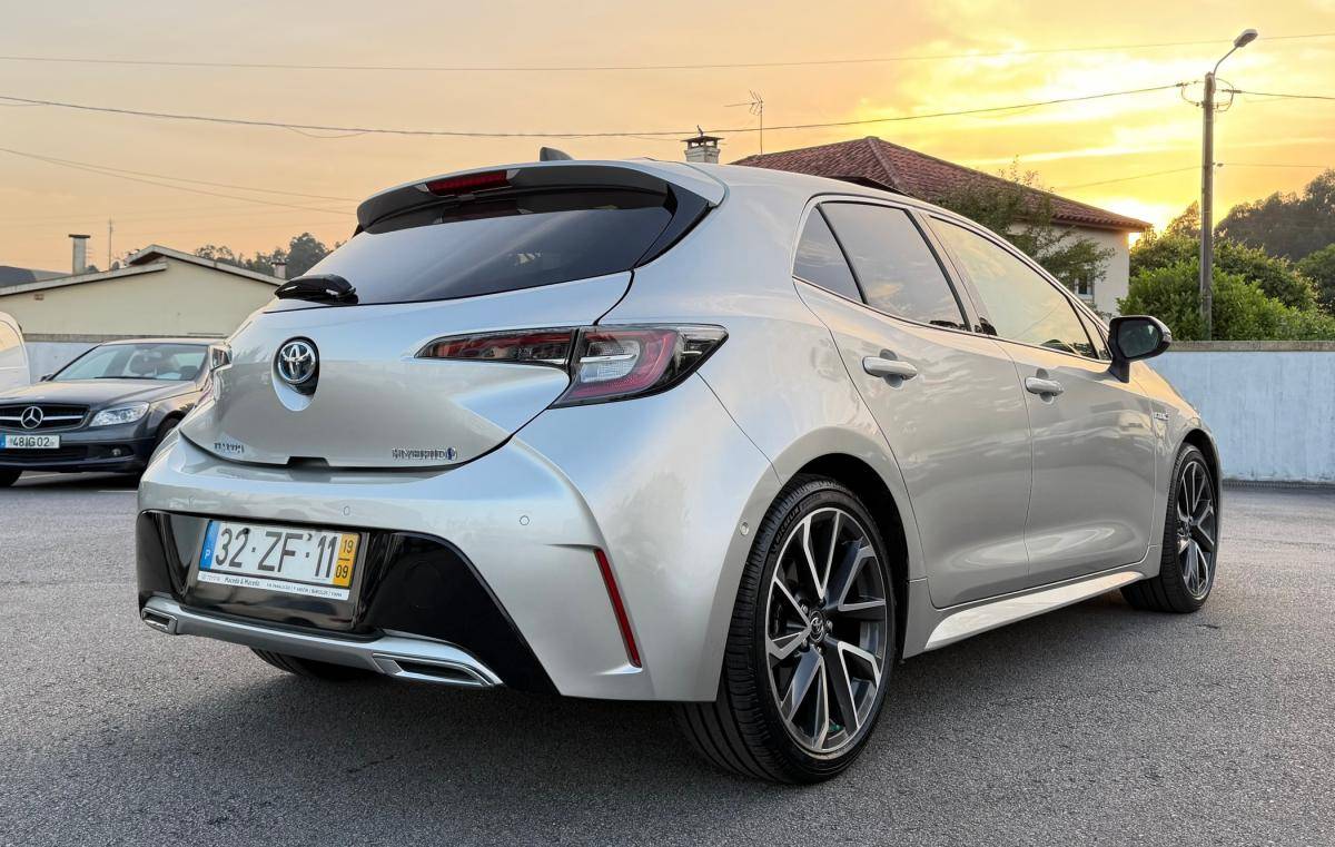 toyota-corolla-2019-hibrido-a-gasolina-1987cc
