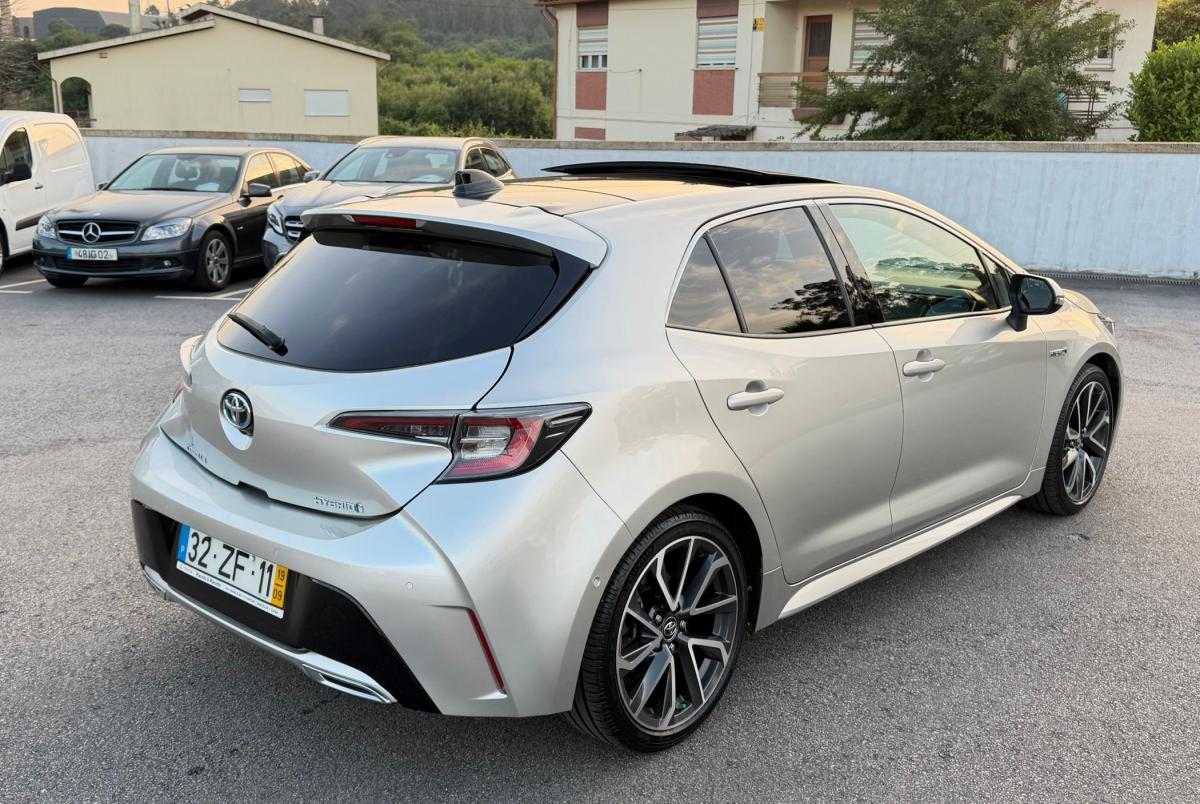 toyota-corolla-2019-hibrido-a-gasolina-1987cc