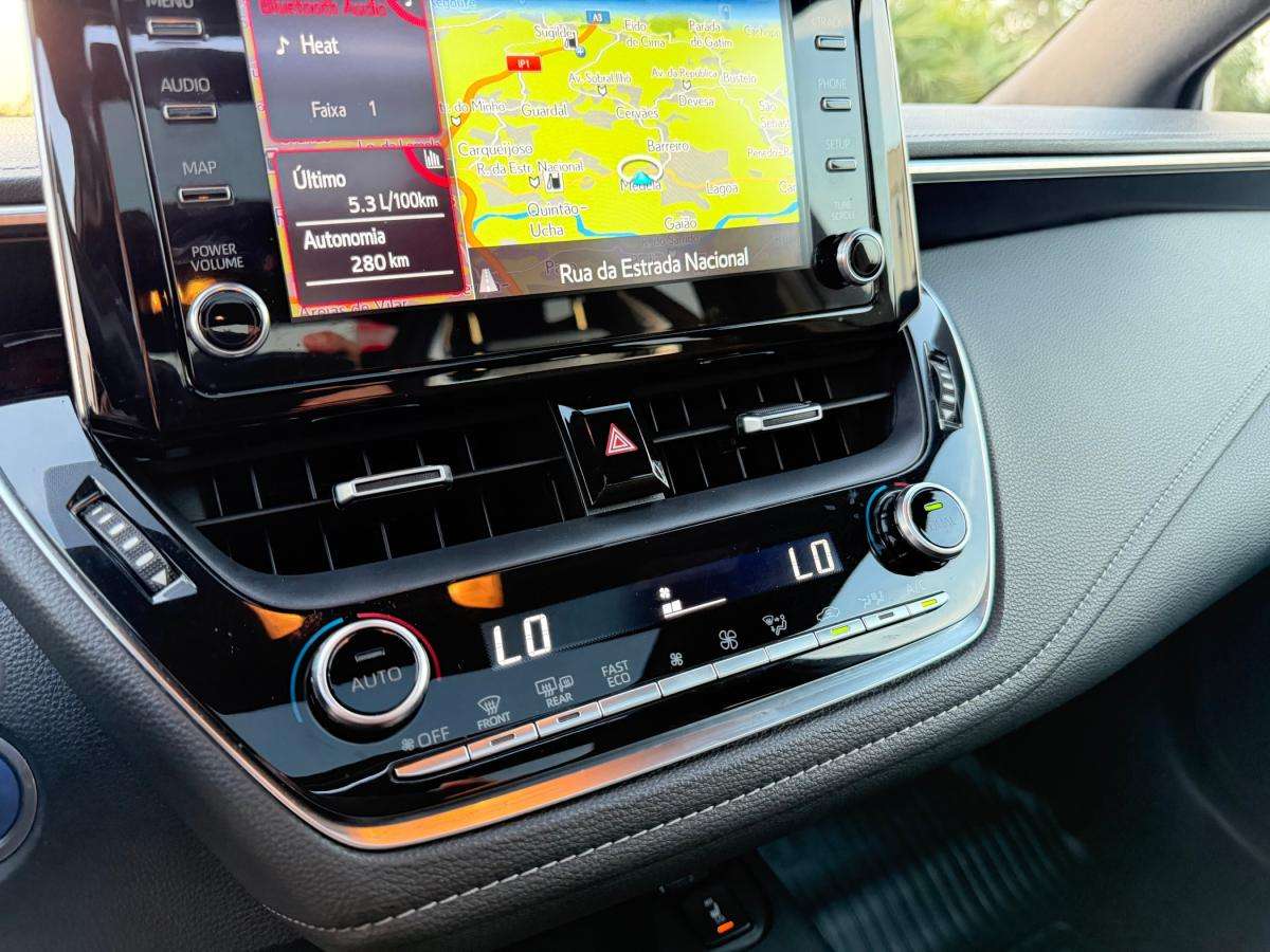 toyota-corolla-2019-hibrido-a-gasolina-1987cc