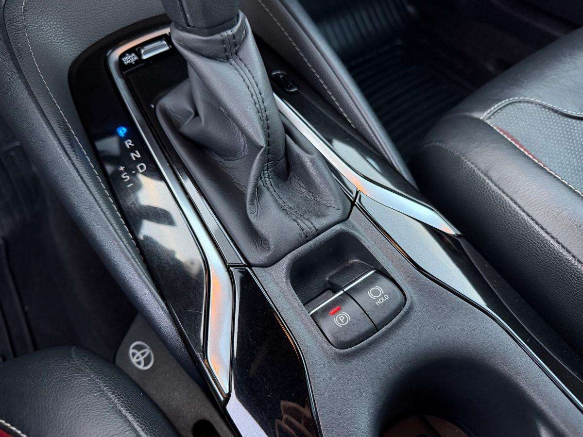 toyota-corolla-2019-hibrido-a-gasolina-1987cc
