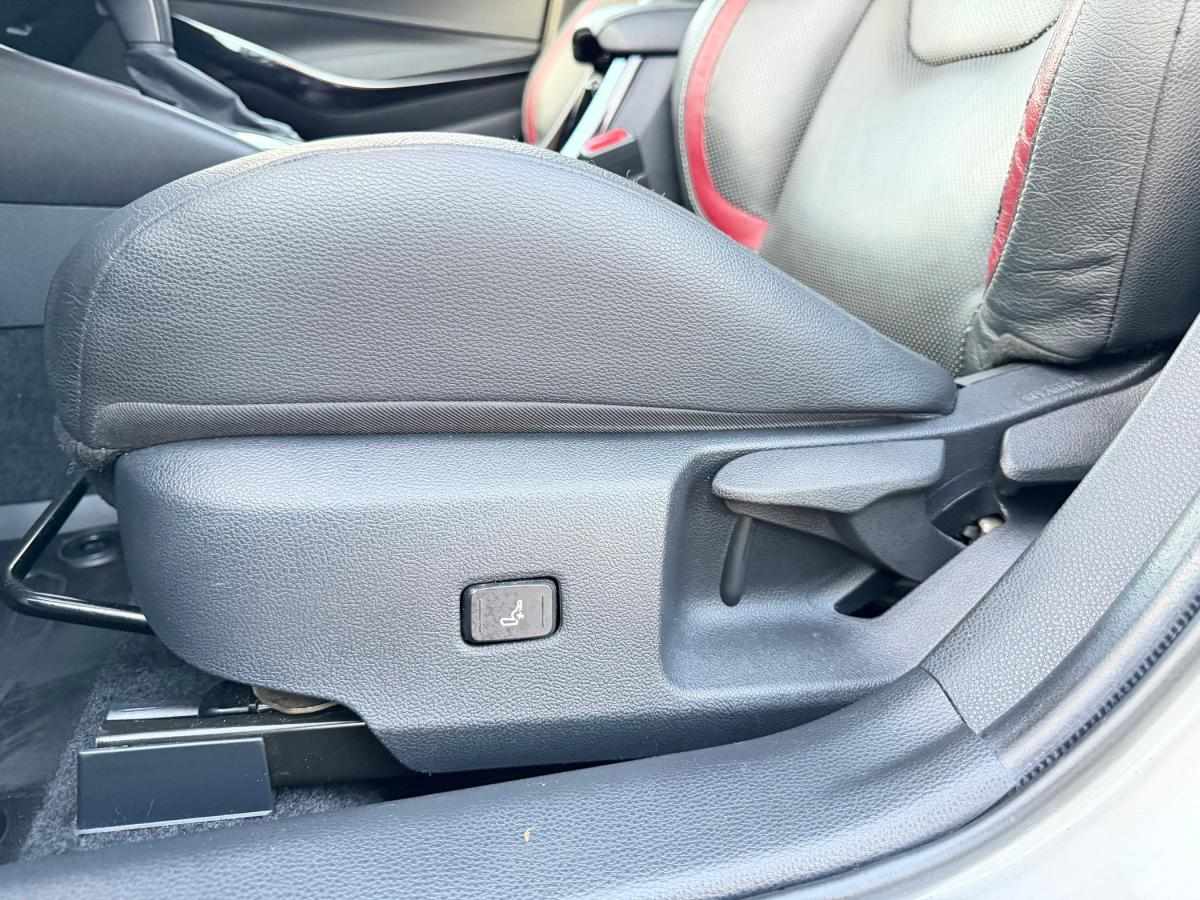 toyota-corolla-2019-hibrido-a-gasolina-1987cc