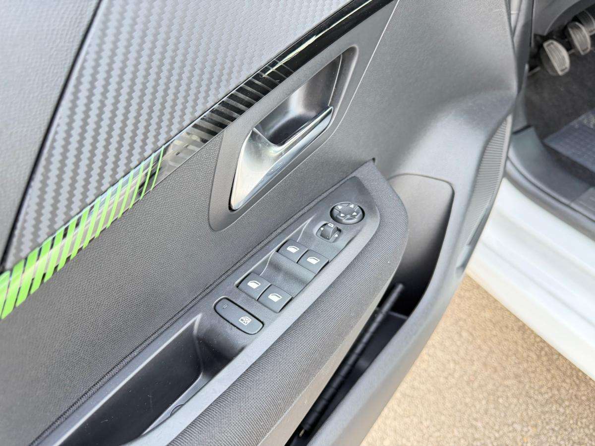 peugeot-208-2024-gasolina-1199cc