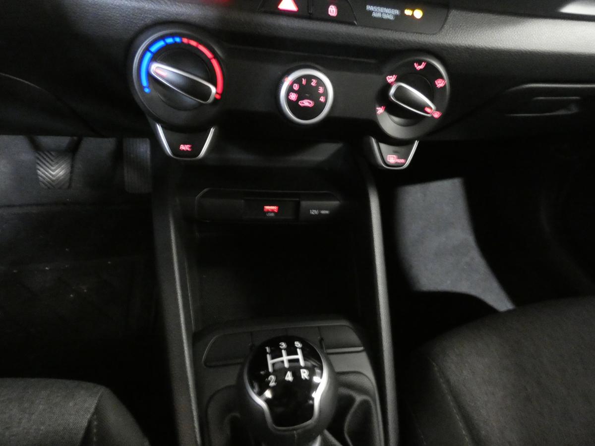 kia-stonic-2025-gasolina-1197cc