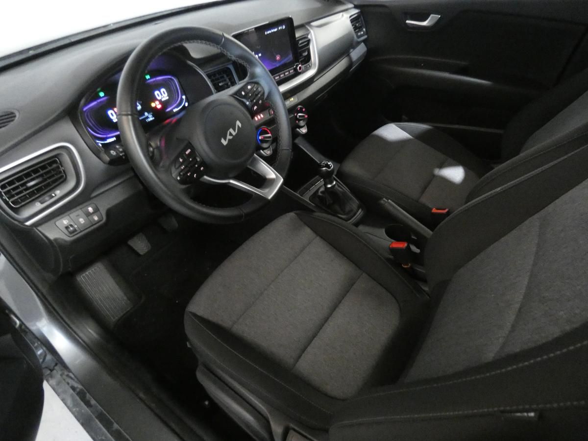 kia-stonic-2025-gasolina-1197cc