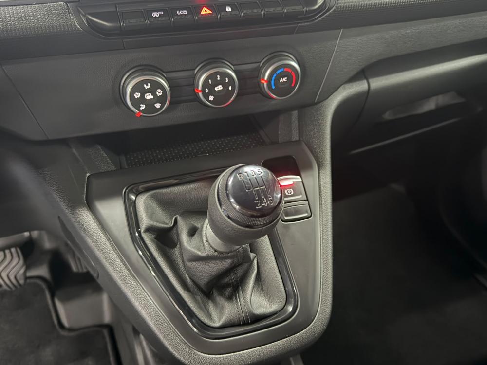 renault-kangoo-2025-diesel-1461cc