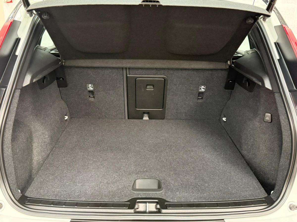 volvo-xc40-2021-hibrido-a-gasolina-1477cc