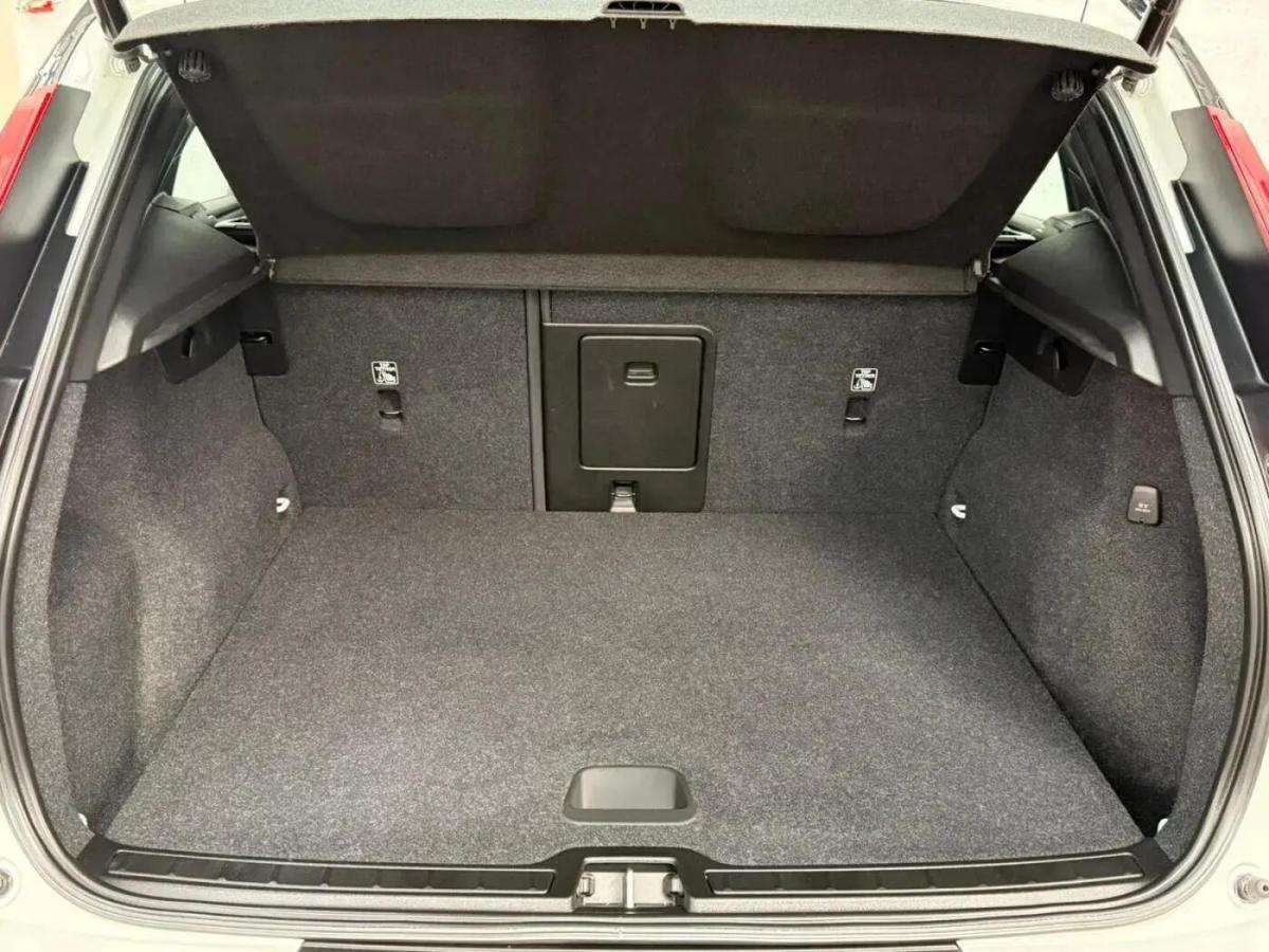 volvo-xc40-2021-hibrido-a-gasolina-1477cc