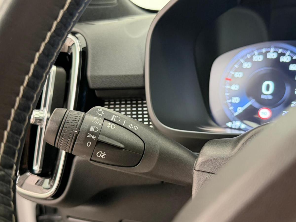 volvo-xc40-2021-hibrido-a-gasolina-1477cc
