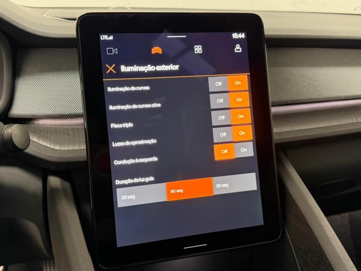 polestar-2-2020-eletrico-5cc