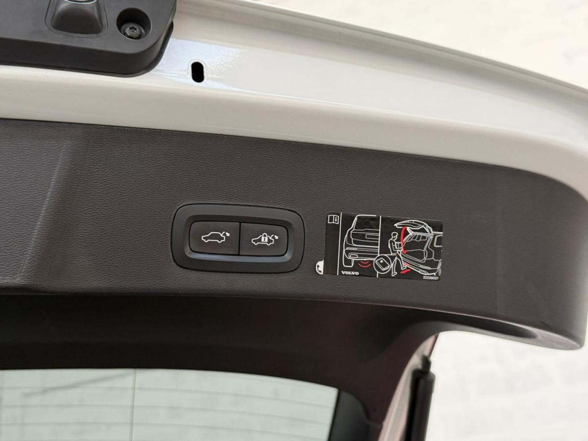 volvo-xc40-2021-hibrido-a-gasolina-1477cc