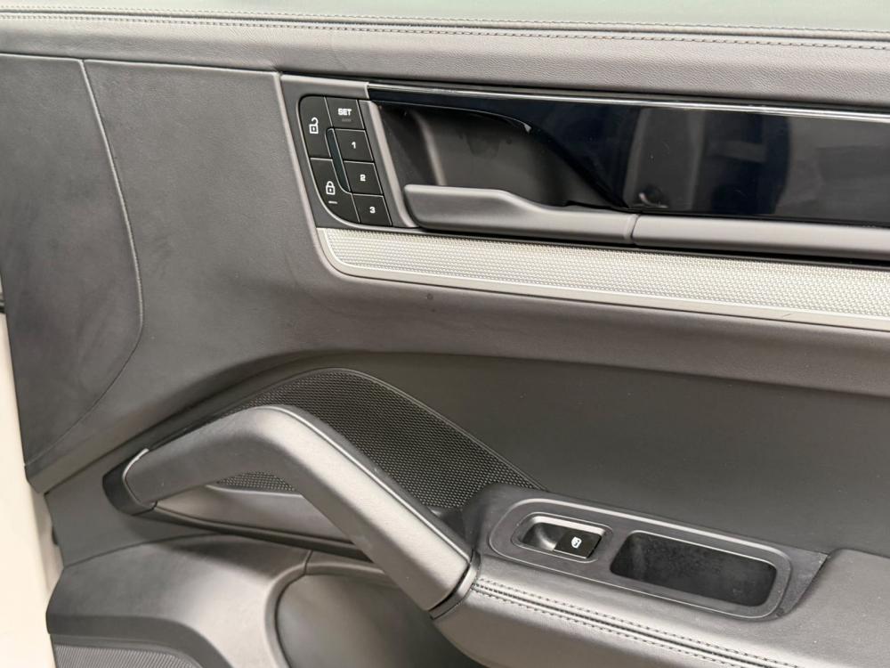 porsche-cayenne-2024-hibrido-a-gasolina-2995cc