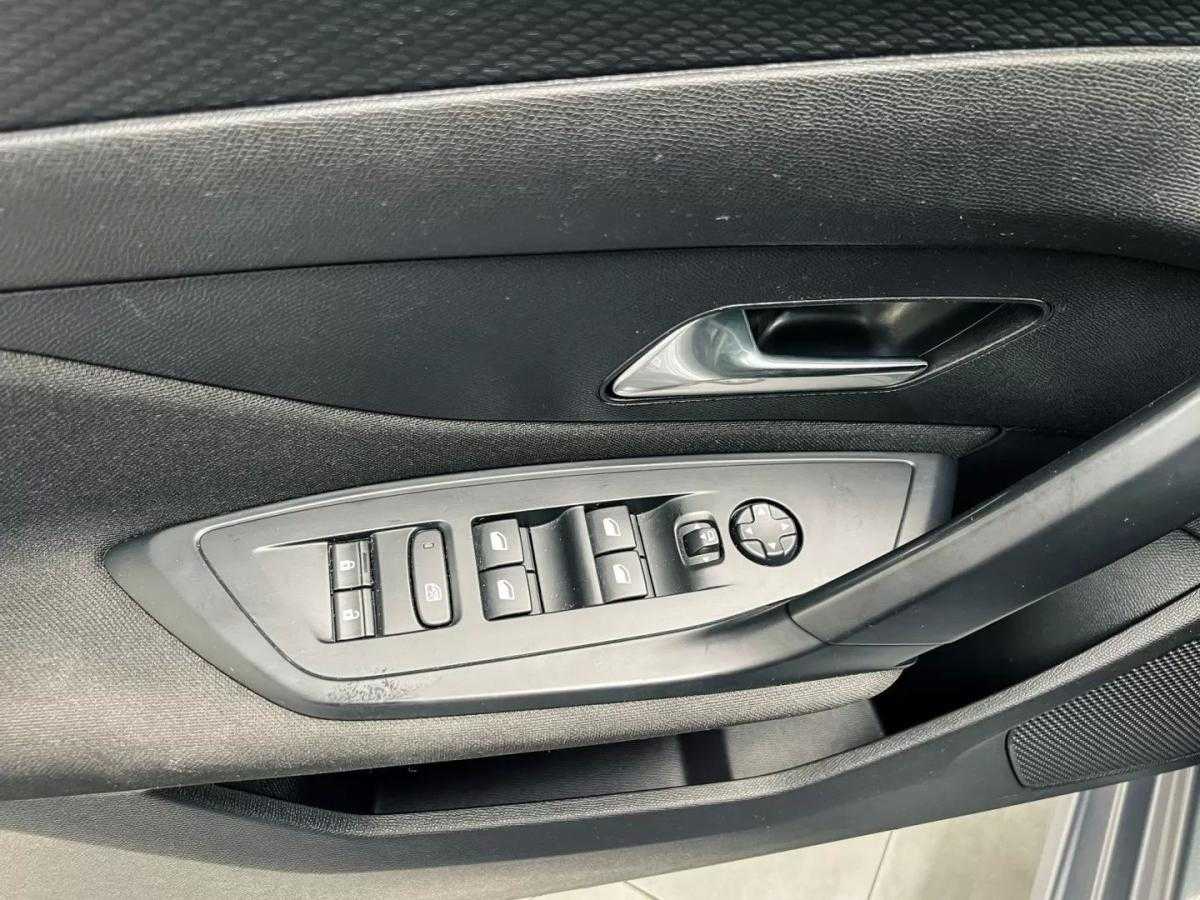 peugeot-308-2023-gasolina-1199cc