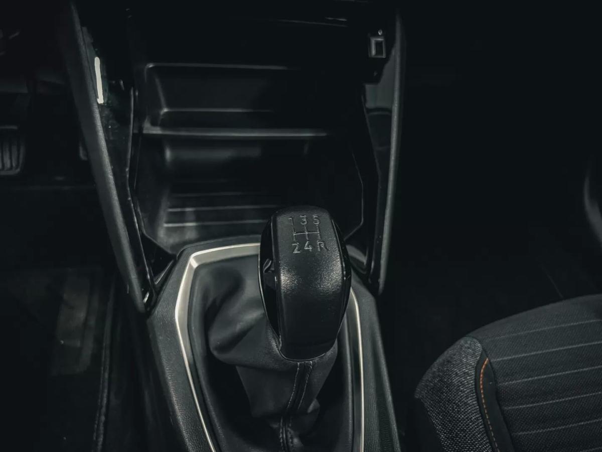 peugeot-208-2022-gasolina-1199cc