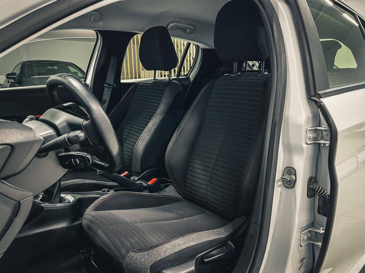 peugeot-208-2023-gasolina-1199cc