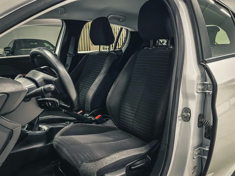 peugeot-208-2023-gasolina-1199cc