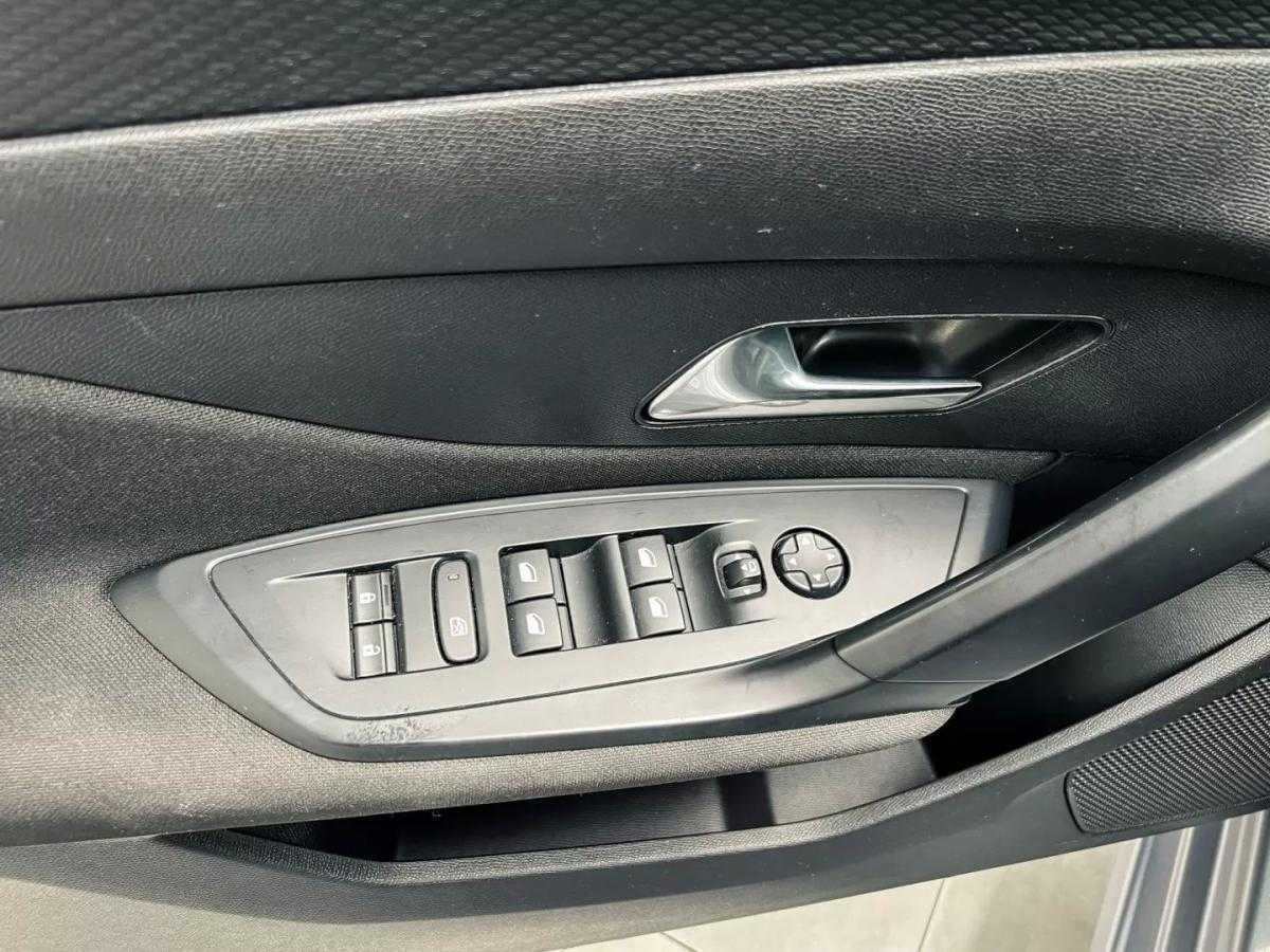 peugeot-308-2023-gasolina-1199cc