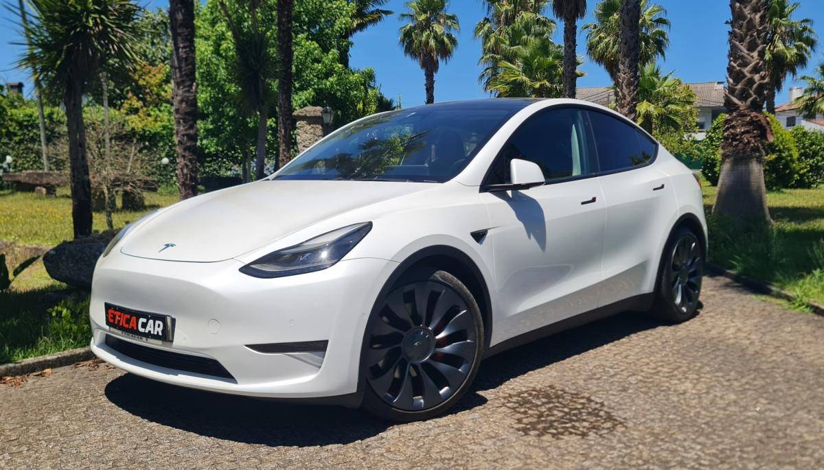 tesla-model-y-2022-eletrico-500cc