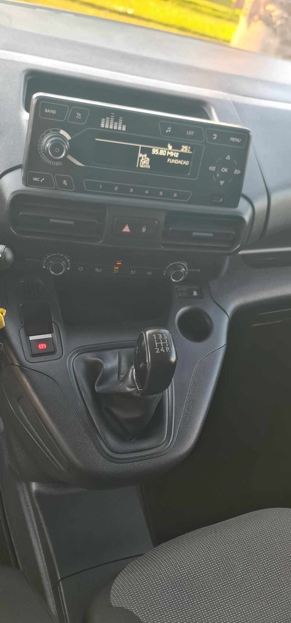 peugeot-partner-2019-diesel-1560cc