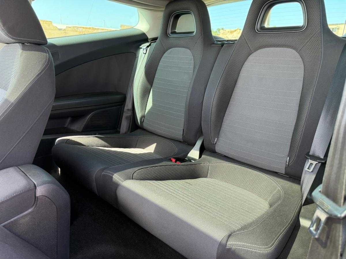 volkswagen-scirocco-2011-diesel-1968cc