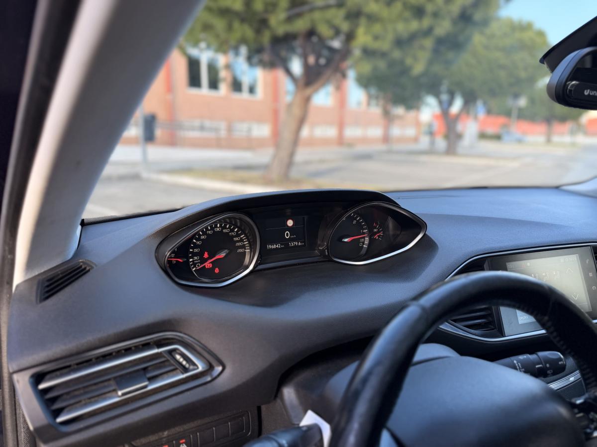 peugeot-308-2018-diesel-1560cc