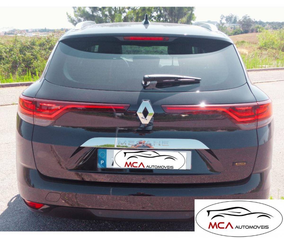 renault-megane-sport-tourer-2023-hibrido-a-gasolina-1598cc
