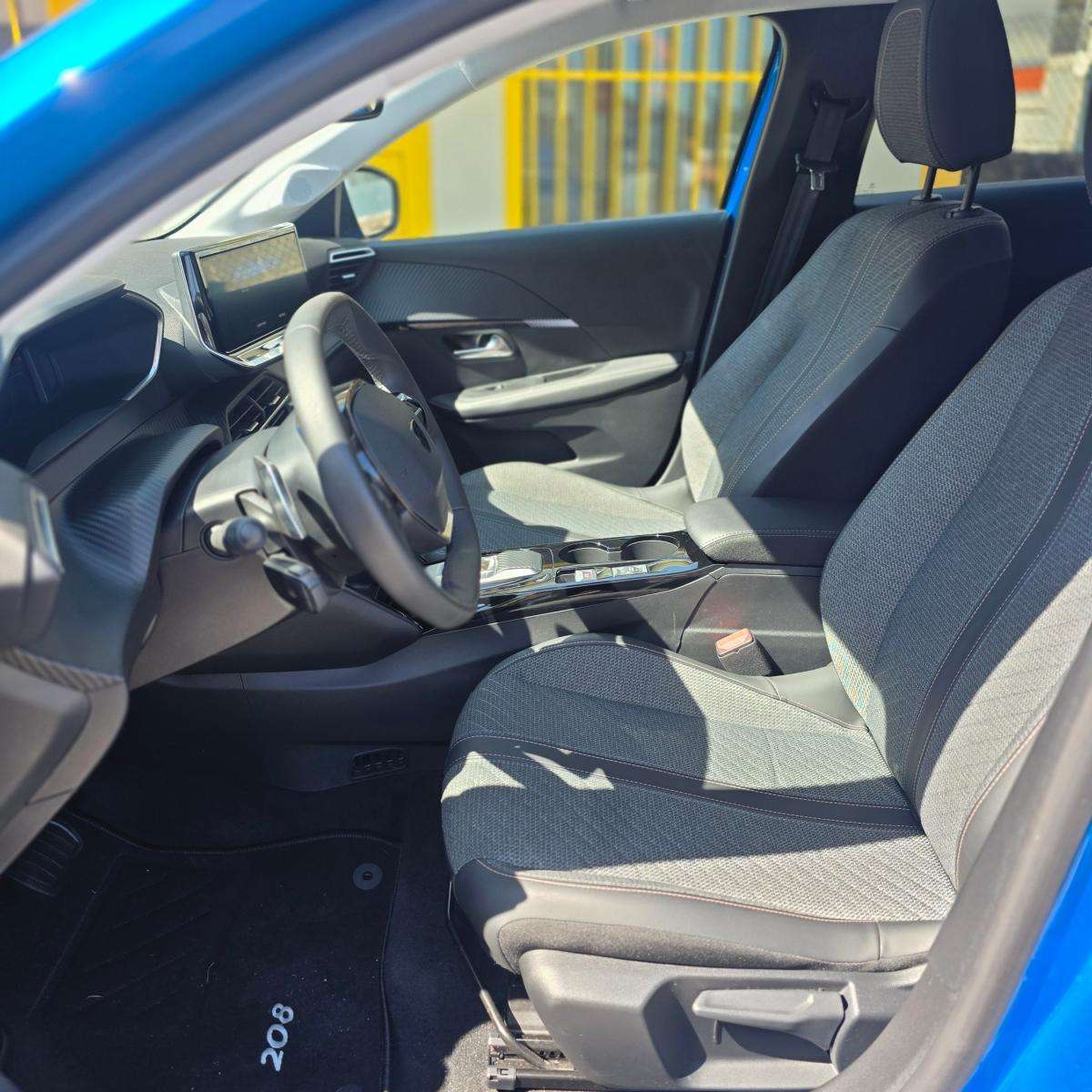 peugeot-208-2025-gasolina-1199cc