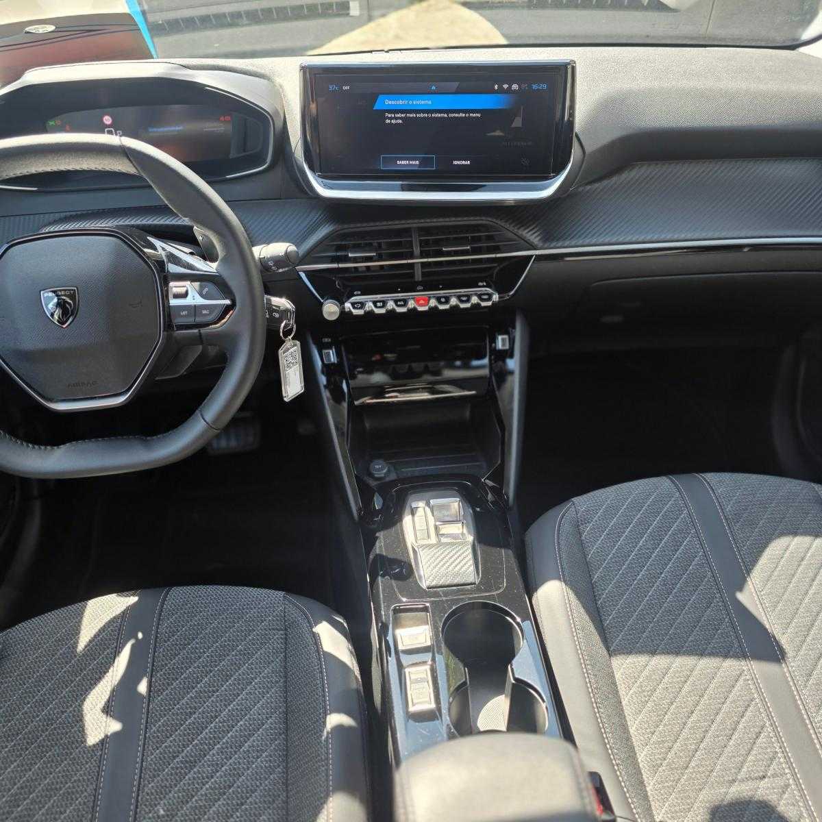 peugeot-208-2025-gasolina-1199cc