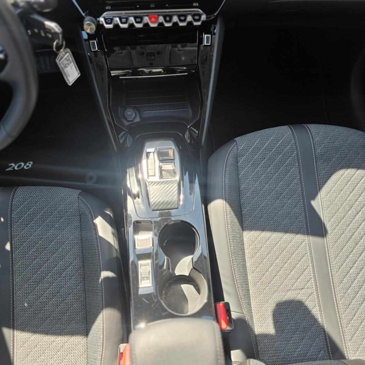 peugeot-208-2025-gasolina-1199cc