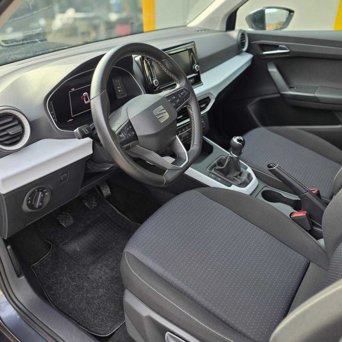 seat-arona-2023-gasolina-999cc