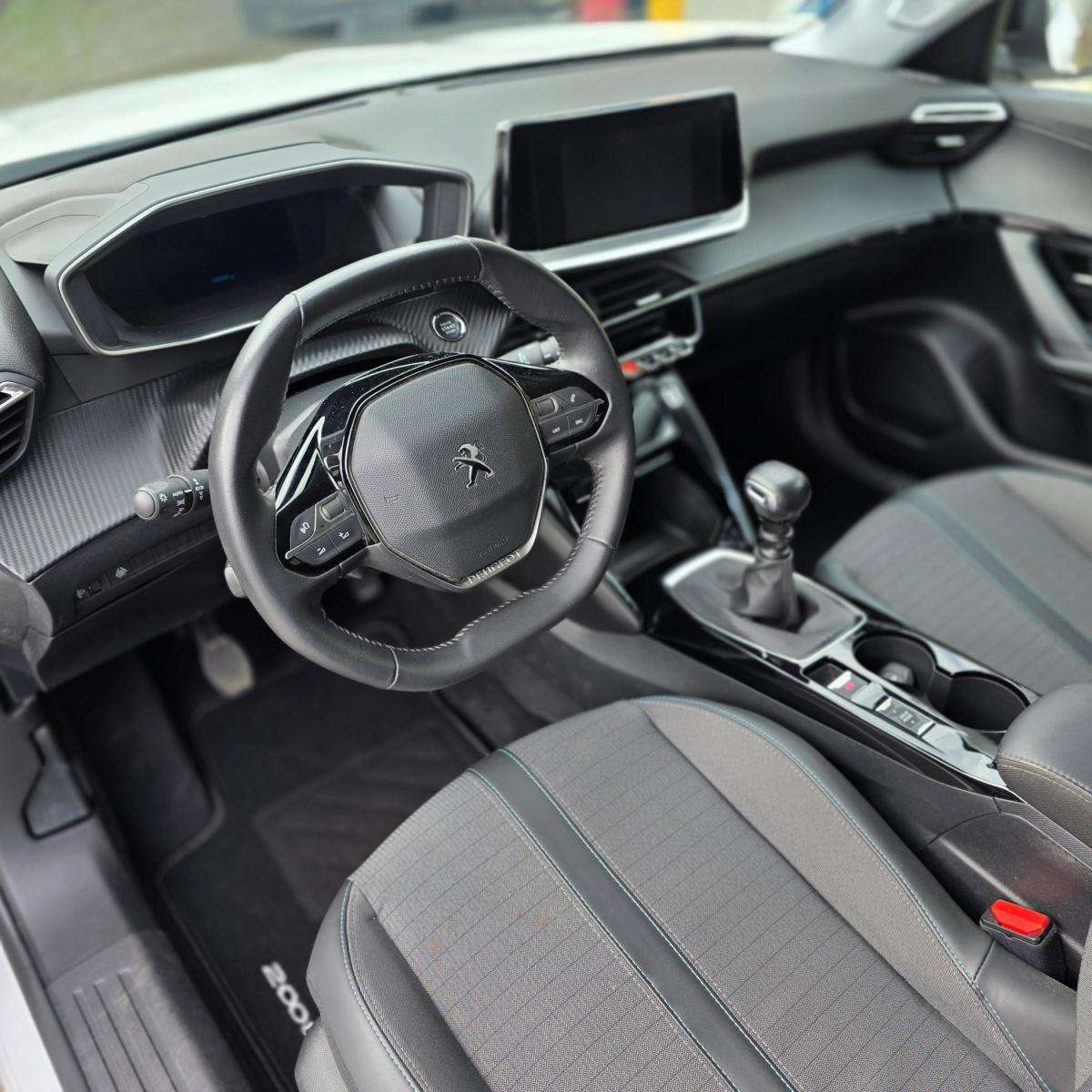 peugeot-2008-2022-gasolina-1199cc