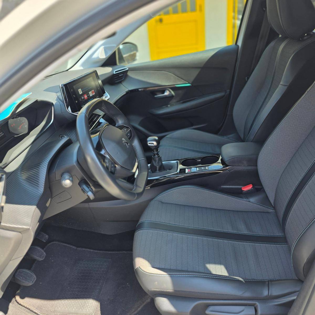 peugeot-208-2022-gasolina-1199cc