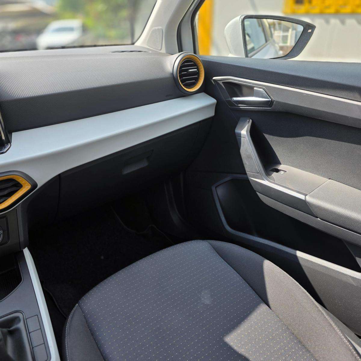 seat-arona-2023-gasolina-999cc