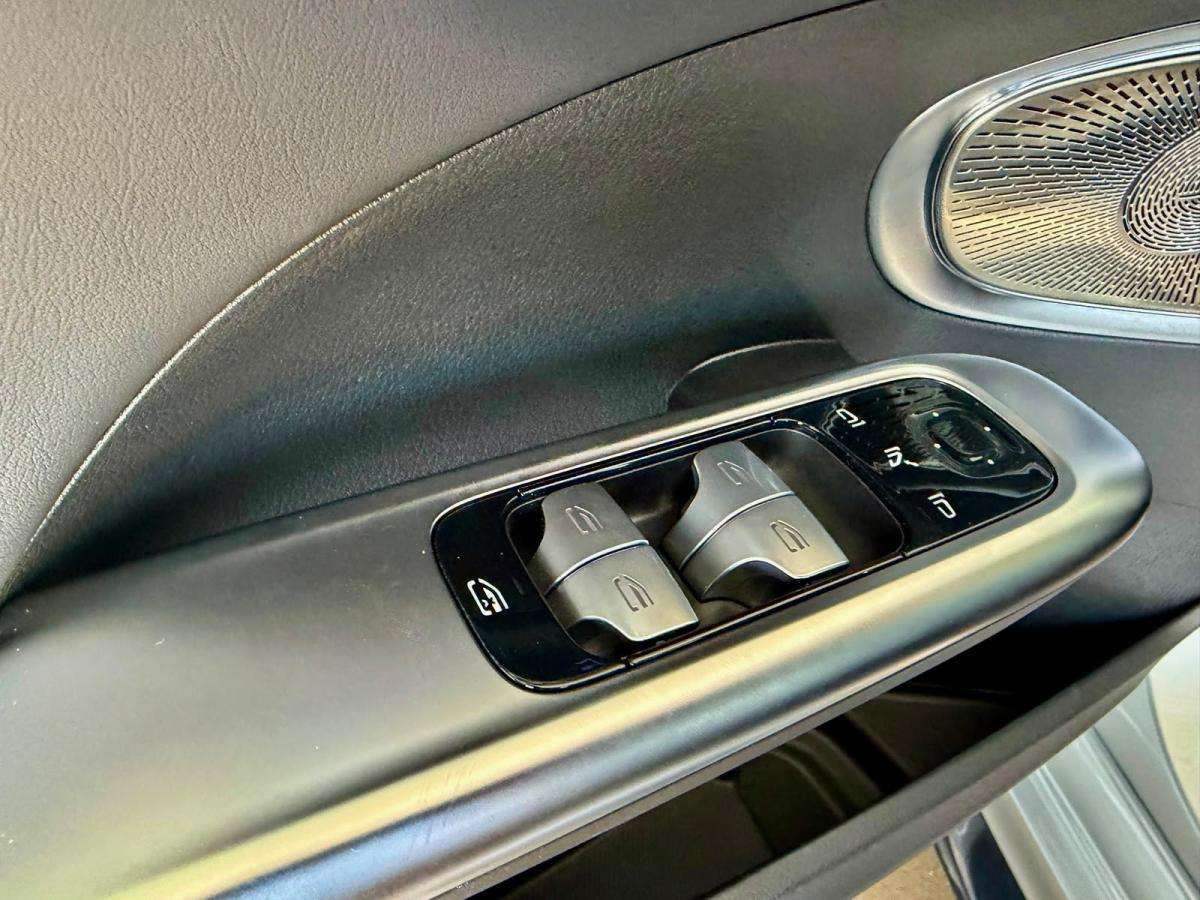 mercedes-benz-classe-c-2024-hibrido-a-gasolina-1991cc