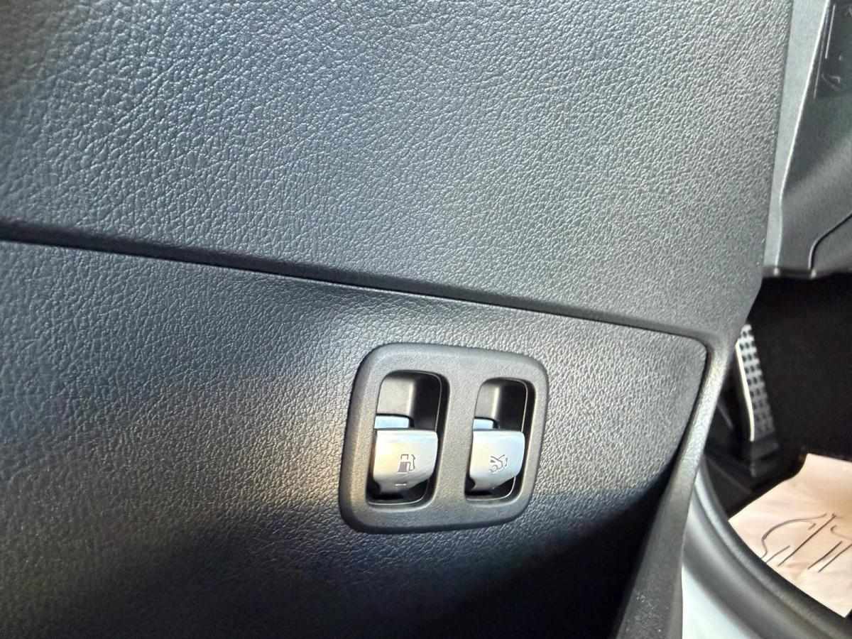 mercedes-benz-classe-c-2024-hibrido-a-gasolina-1991cc