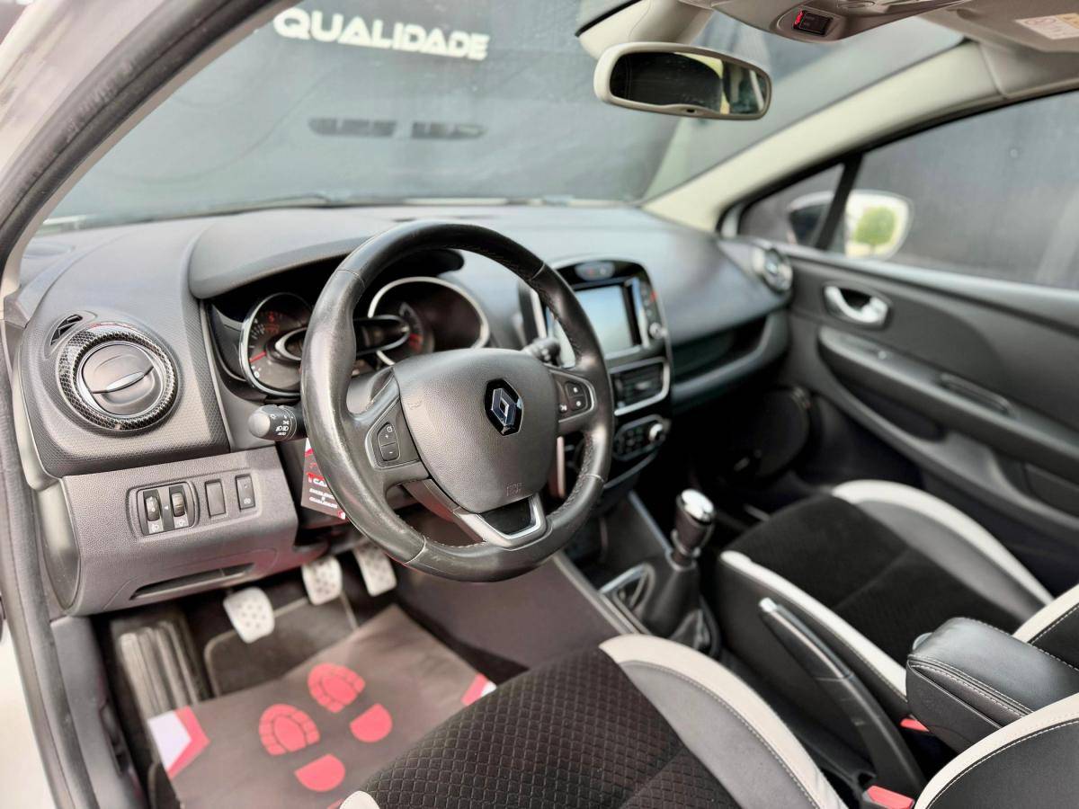 renault-clio-sport-tourer-2017-diesel-1461cc