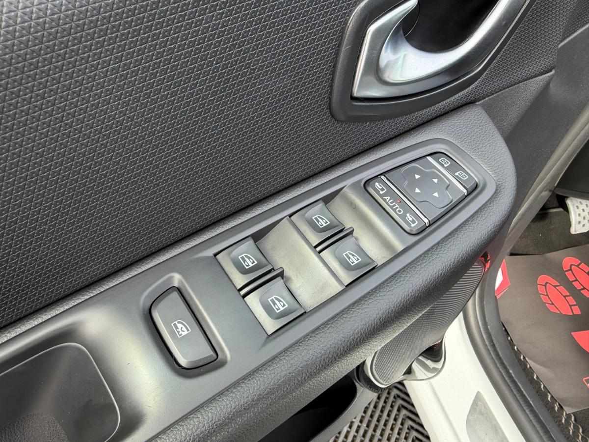 renault-clio-sport-tourer-2017-diesel-1461cc