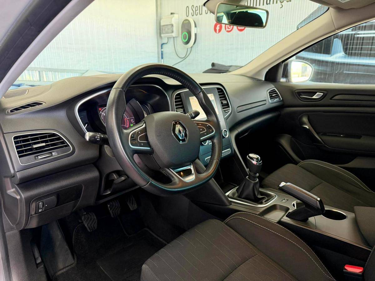 renault-megane-sport-tourer-2019-diesel-1461cc
