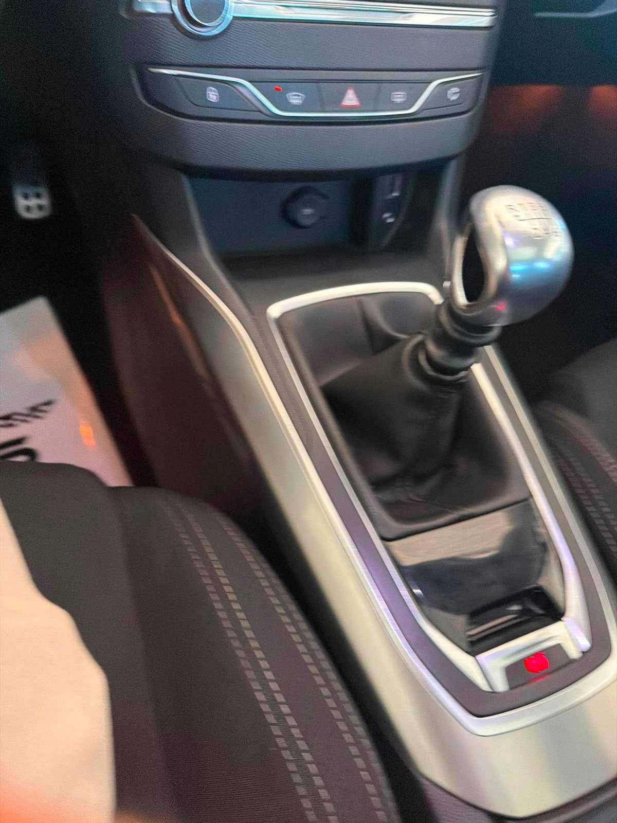 peugeot-308-2014-gasolina-1598cc