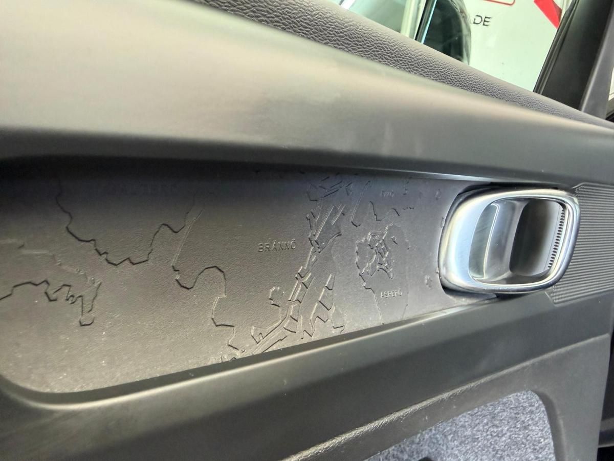 volvo-xc40-2023-gasolina-1477cc