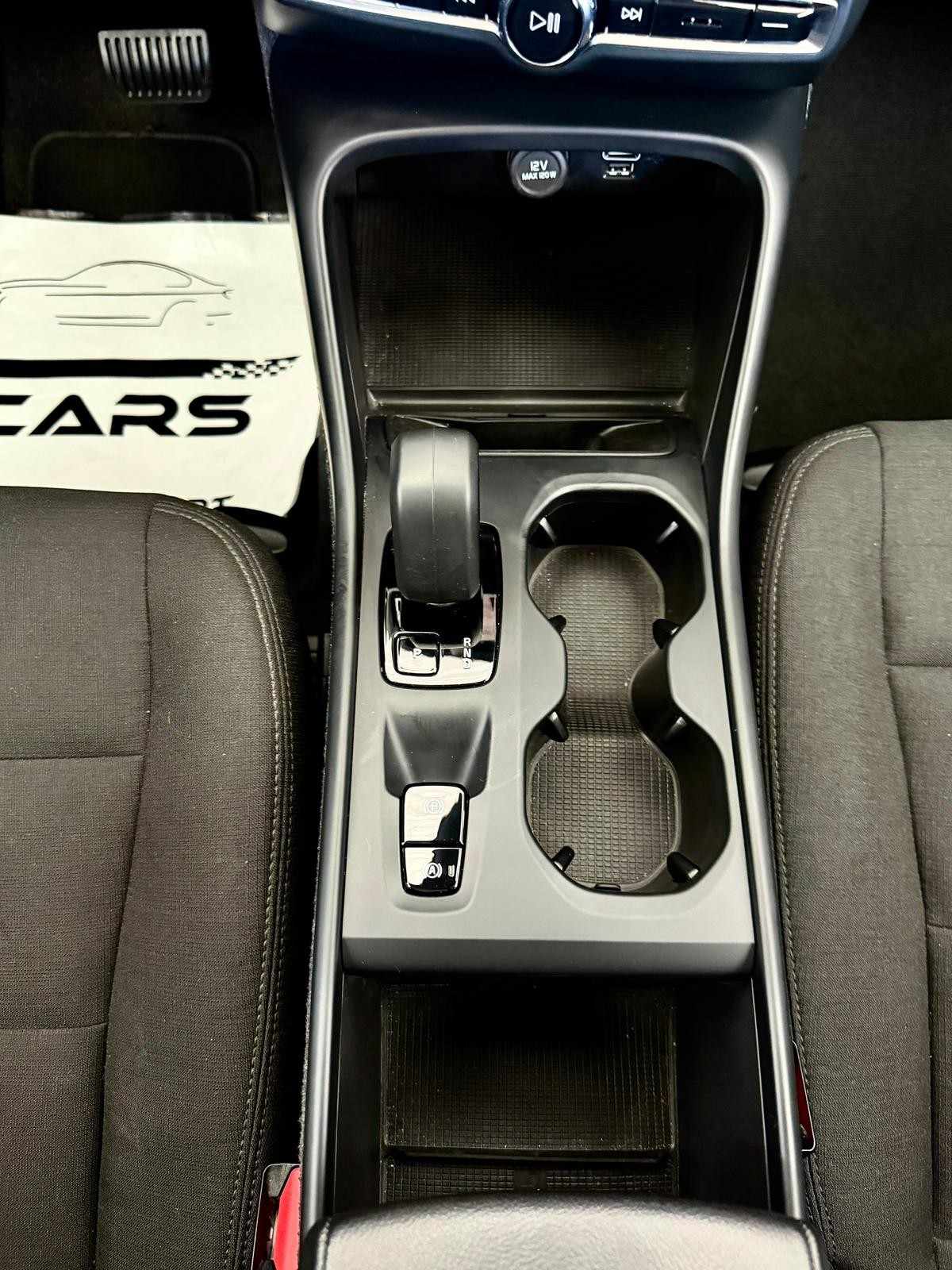 volvo-xc40-2023-gasolina-1477cc
