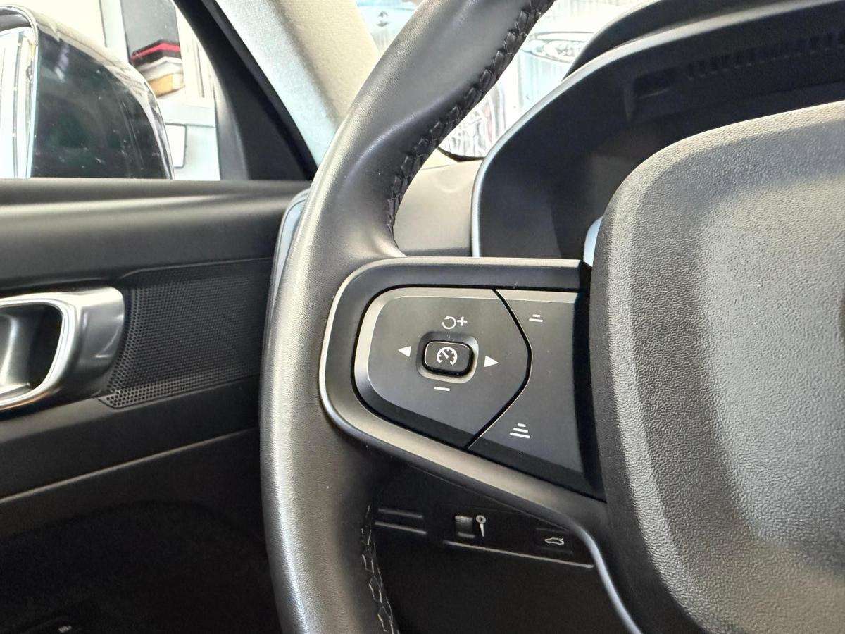 volvo-xc40-2023-gasolina-1477cc