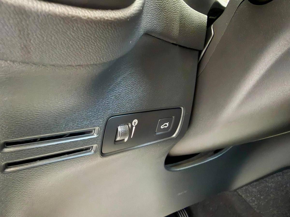 volvo-xc40-2023-gasolina-1477cc
