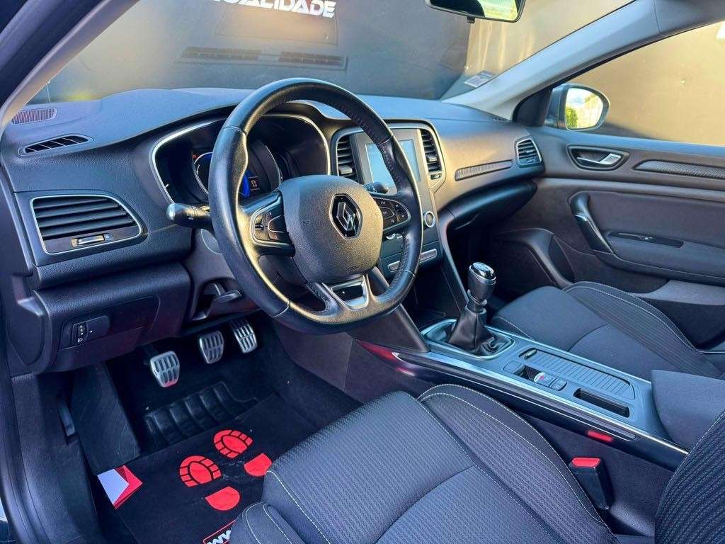 renault-megane-sport-tourer-2018-diesel-1461cc