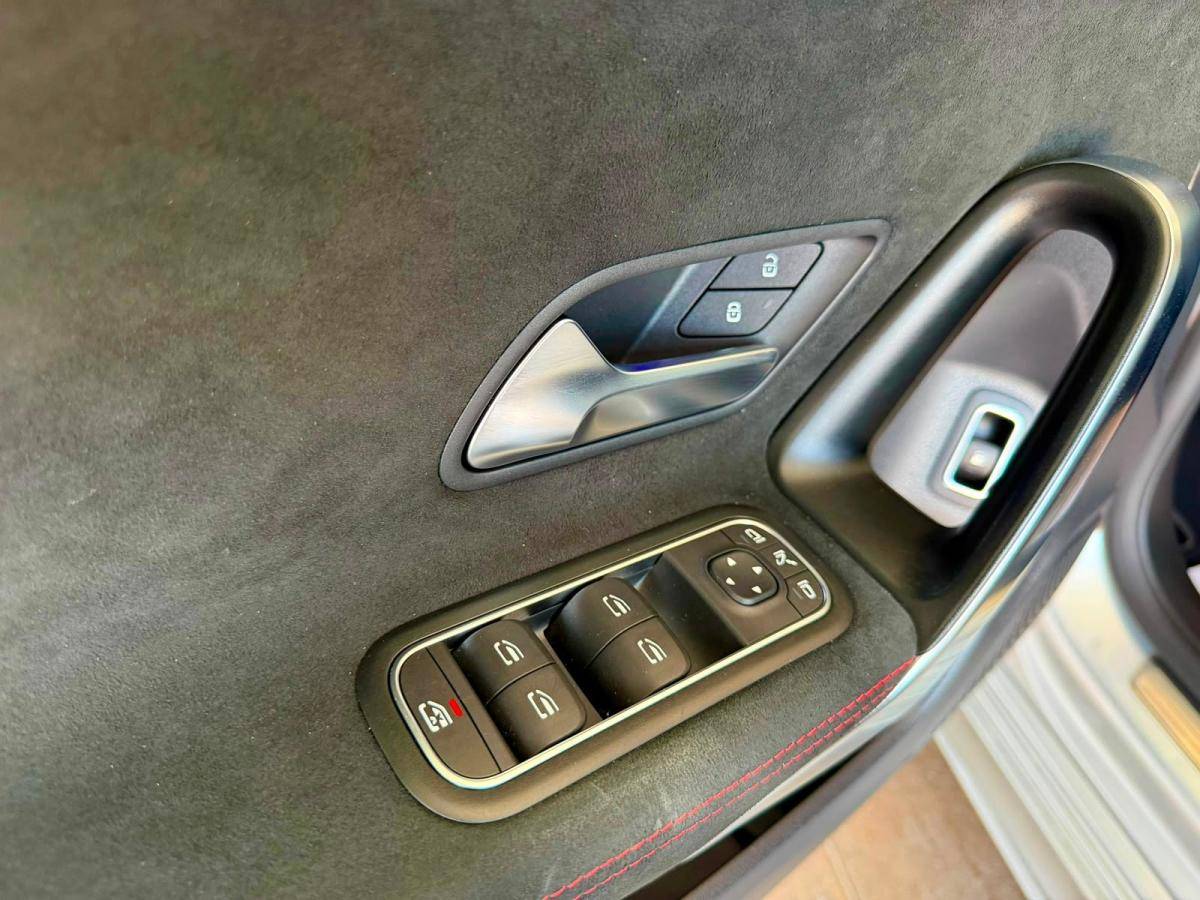 mercedes-benz-classe-a-2023-hibrido-a-gasolina-1332cc
