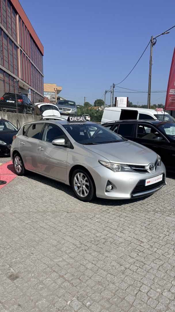toyota-auris-2015-diesel-1364cc